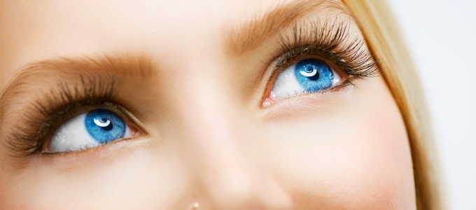 Ögonfransserum för skadade ögonfransar.